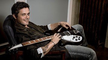 Alejandro Sanz lanza ‘Un zombie a la intemperie’ versión salsa