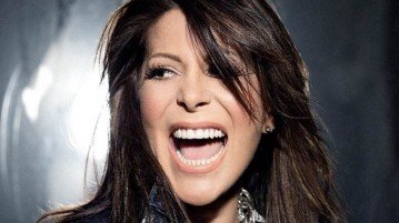 Fan ‘manosea’ a Alejandra Guzmán en pleno concierto